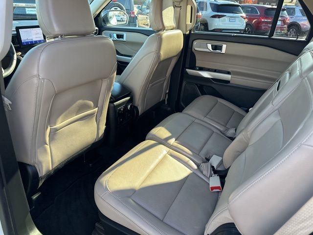Used 2024 Ford Explorer Limited image 16