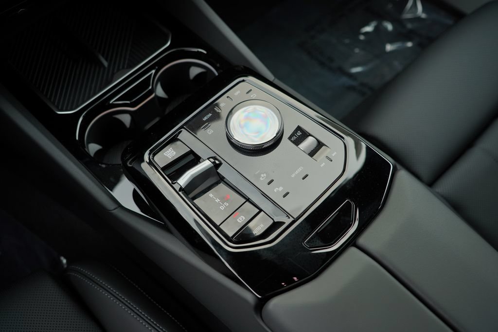 New 2027 BMW 530i xDrive w/ M Sport Package AWD/4WD image 17