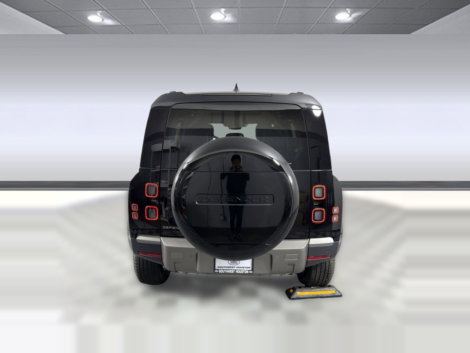 Used 2026 Land Rover Defender 110 S AWD/4WD image 9