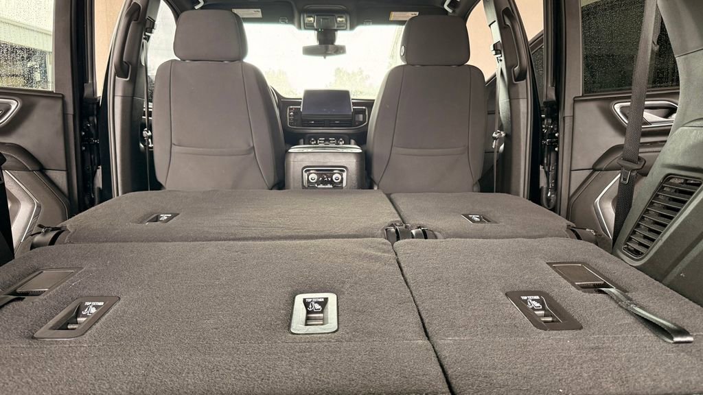 Used 2022 GMC Yukon SLE w/ Gmc Pro Safety Plus Package AWD/4WD image 30