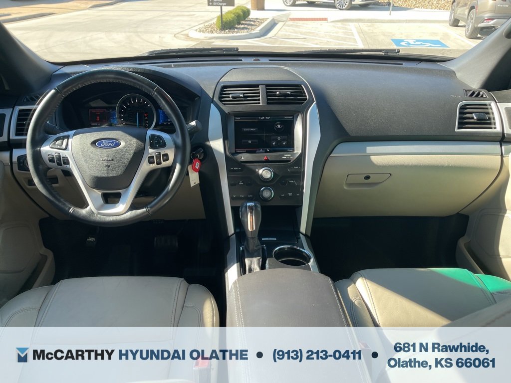 Used 2013 Ford Explorer XLT image 3