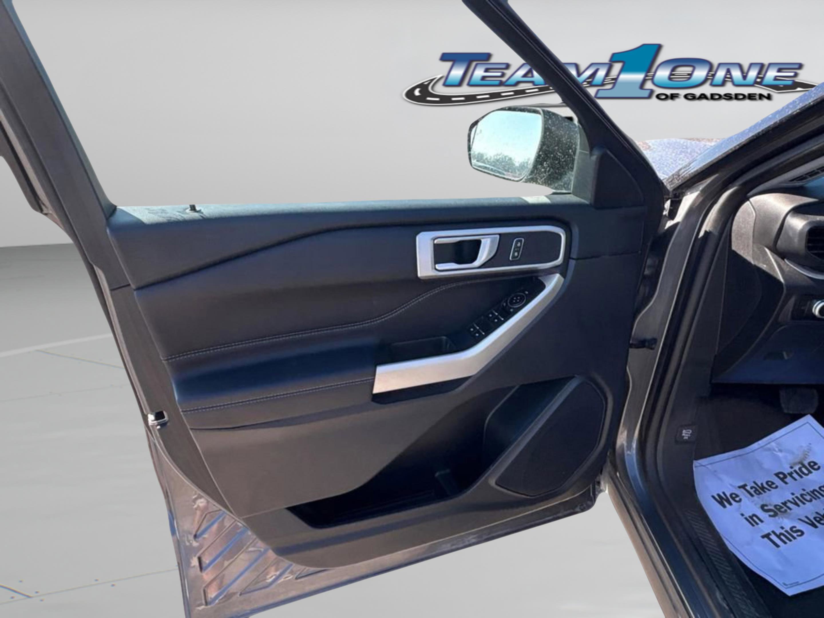 Used 2023 Ford Explorer XLT AWD/4WD image 18