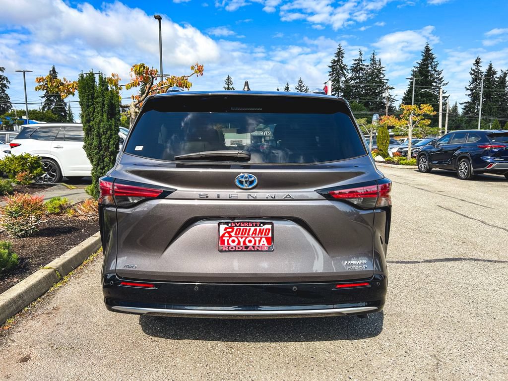 Certified 2021 Toyota Sienna Limited AWD/4WD image 7