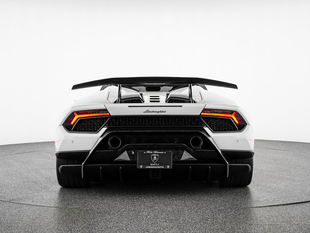 Used 2018 Lamborghini Huracan Performante AWD/4WD image 5