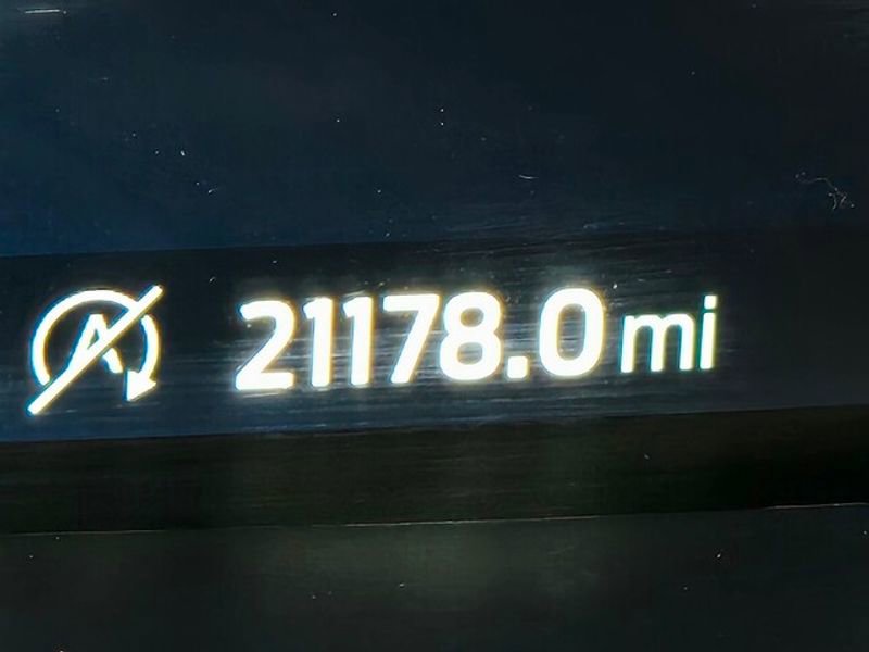 Used 2023 Ford F150 Lariat w/ Trailer Tow Package image 25