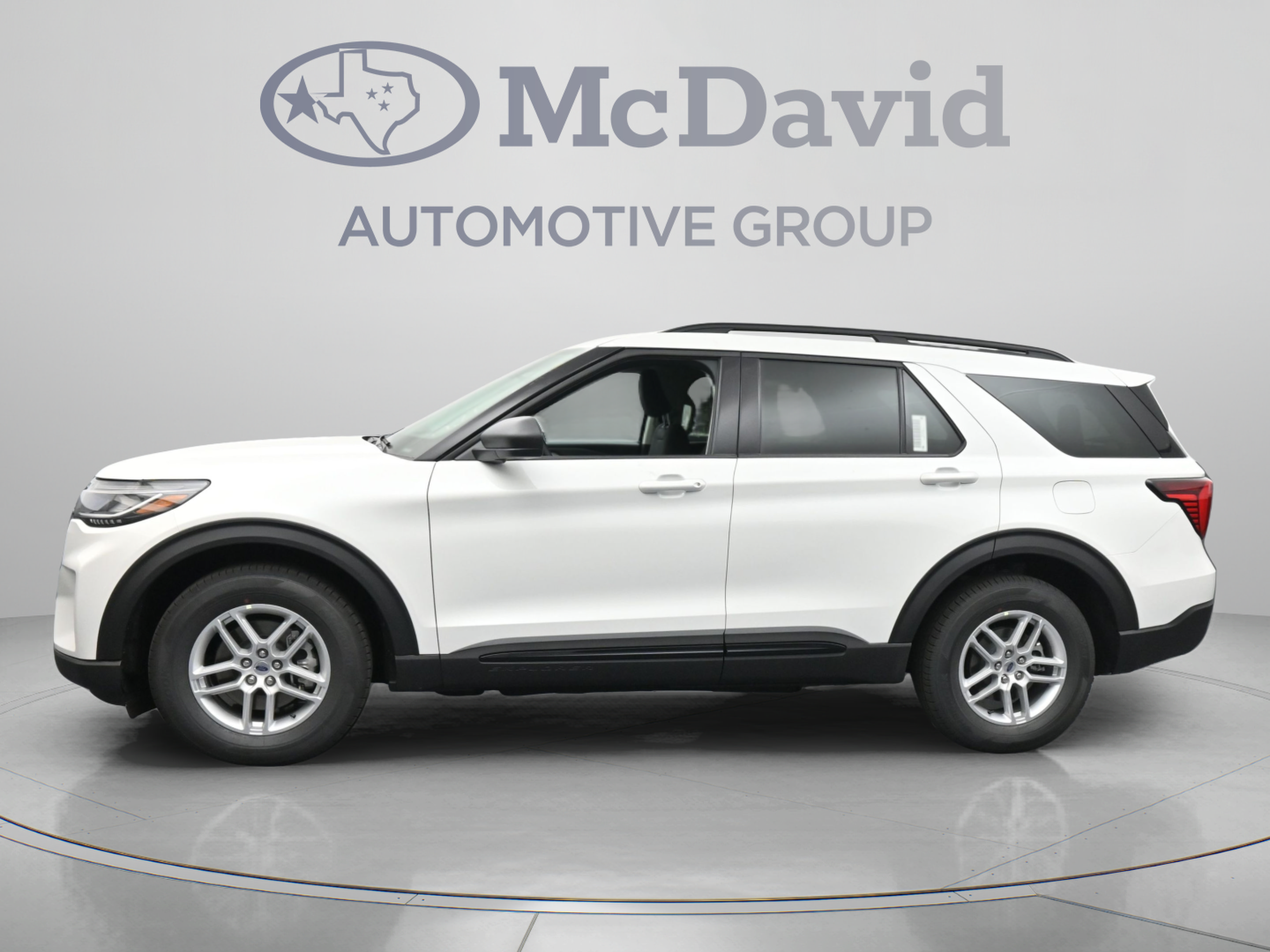 New 2026 Ford Explorer Active RWD image 5