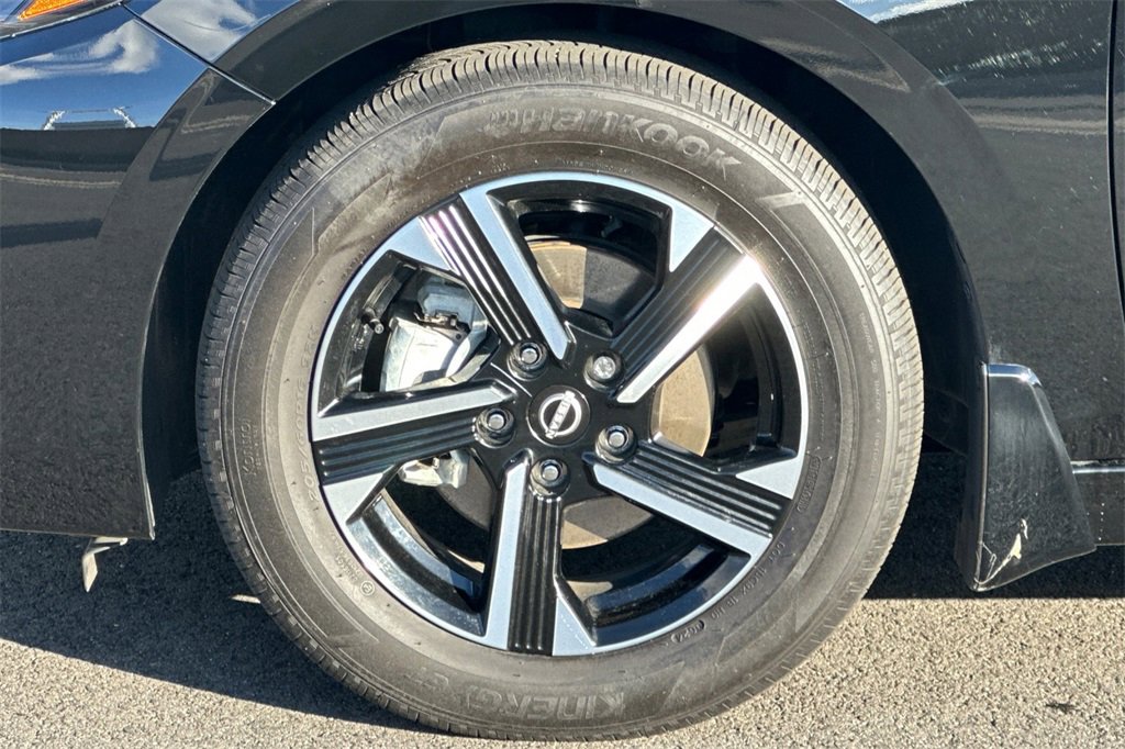 Used 2025 Nissan Sentra SV w/ All-Weather Package image 30