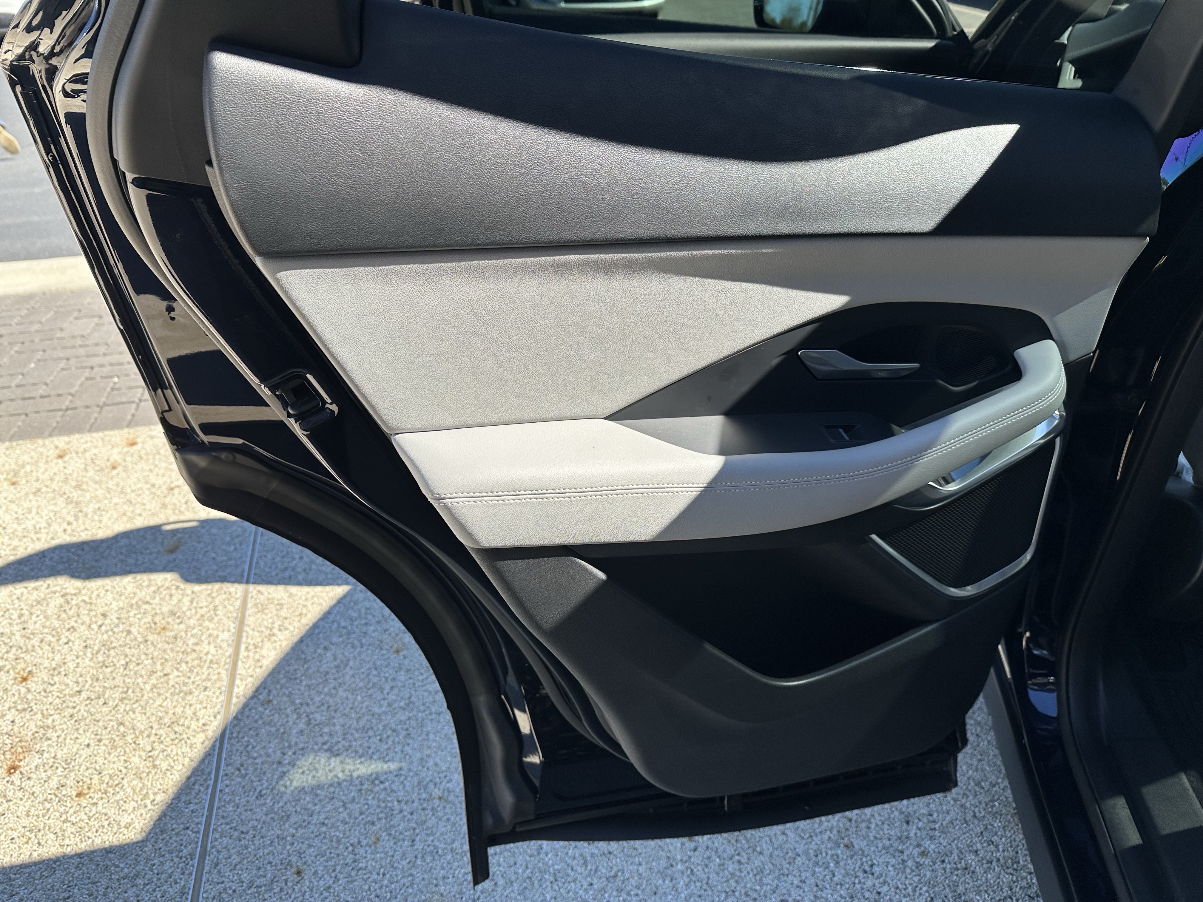 Certified 2024 Jaguar E-PACE R-Dynamic SE AWD/4WD image 29