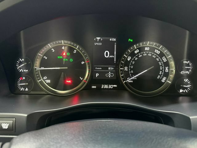 Used 2021 Lexus LX 570 4WD w/ Luxury Package image 16