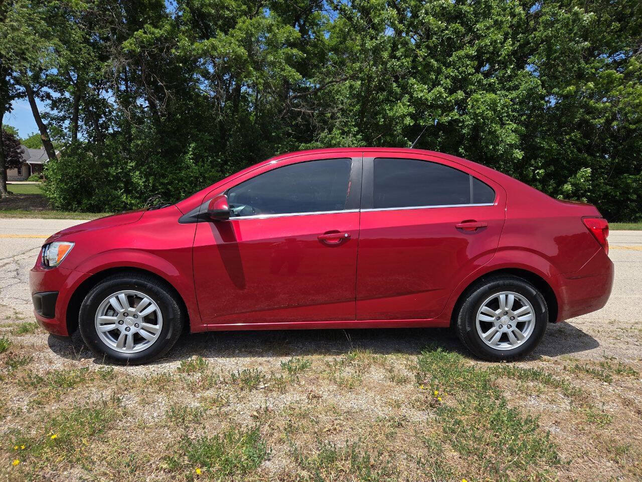 Used 2014 Chevrolet Sonic LT FWD image 2