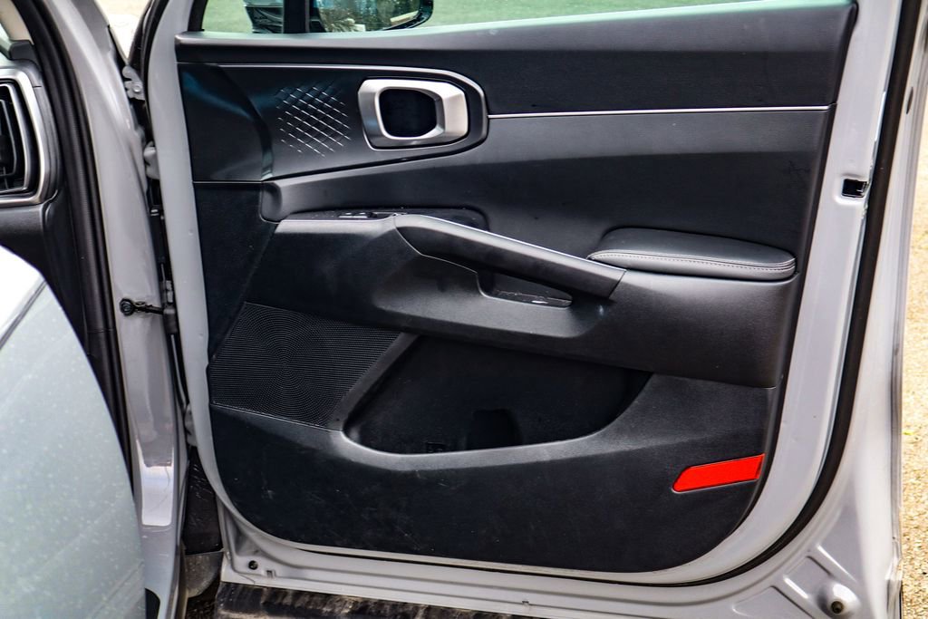 Used 2025 Kia Sorento S w/ Panoramic Sunroof Package image 39