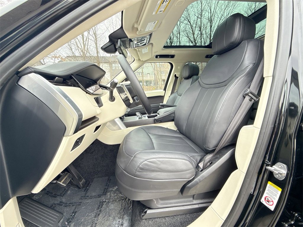 Used 2023 Land Rover Range Rover SE image 13