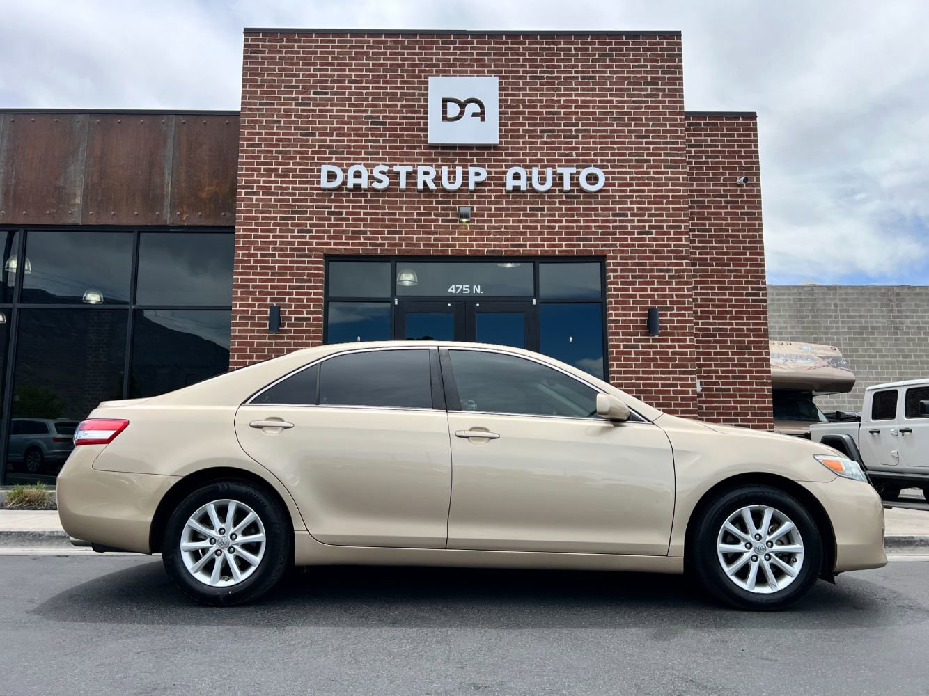 Used 2011 Toyota Camry XLE FWD image 7