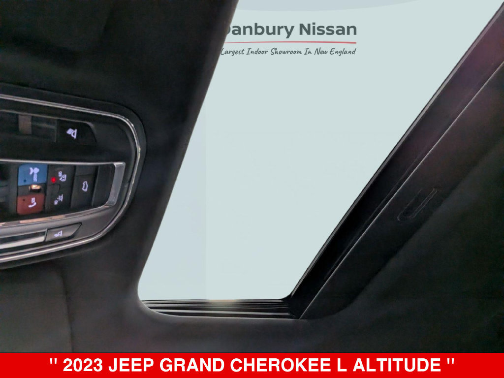Used 2023 Jeep Grand Cherokee L Laredo AWD/4WD image 26