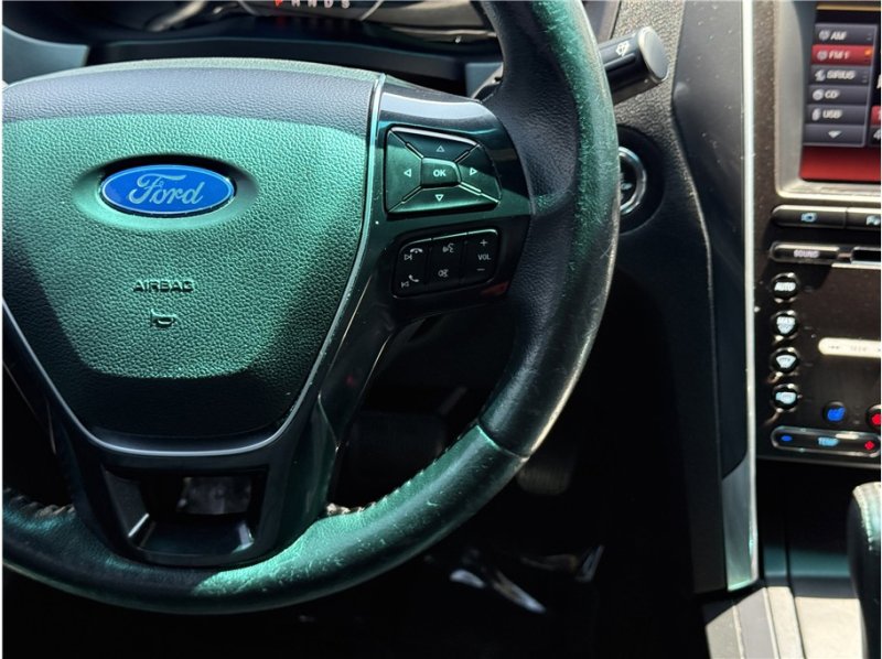 Used 2016 Ford Explorer Limited image 41