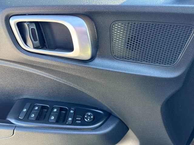 Used 2026 Hyundai Venue SE FWD image 21
