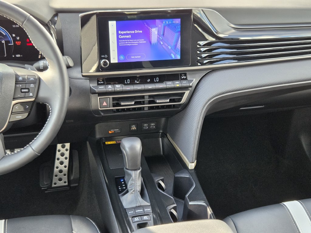 Used 2026 Toyota Camry SE FWD image 17