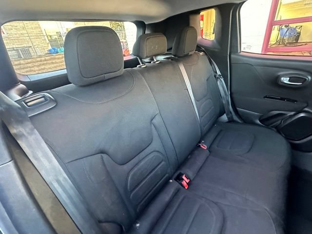 Used 2020 Jeep Renegade Latitude AWD/4WD image 21