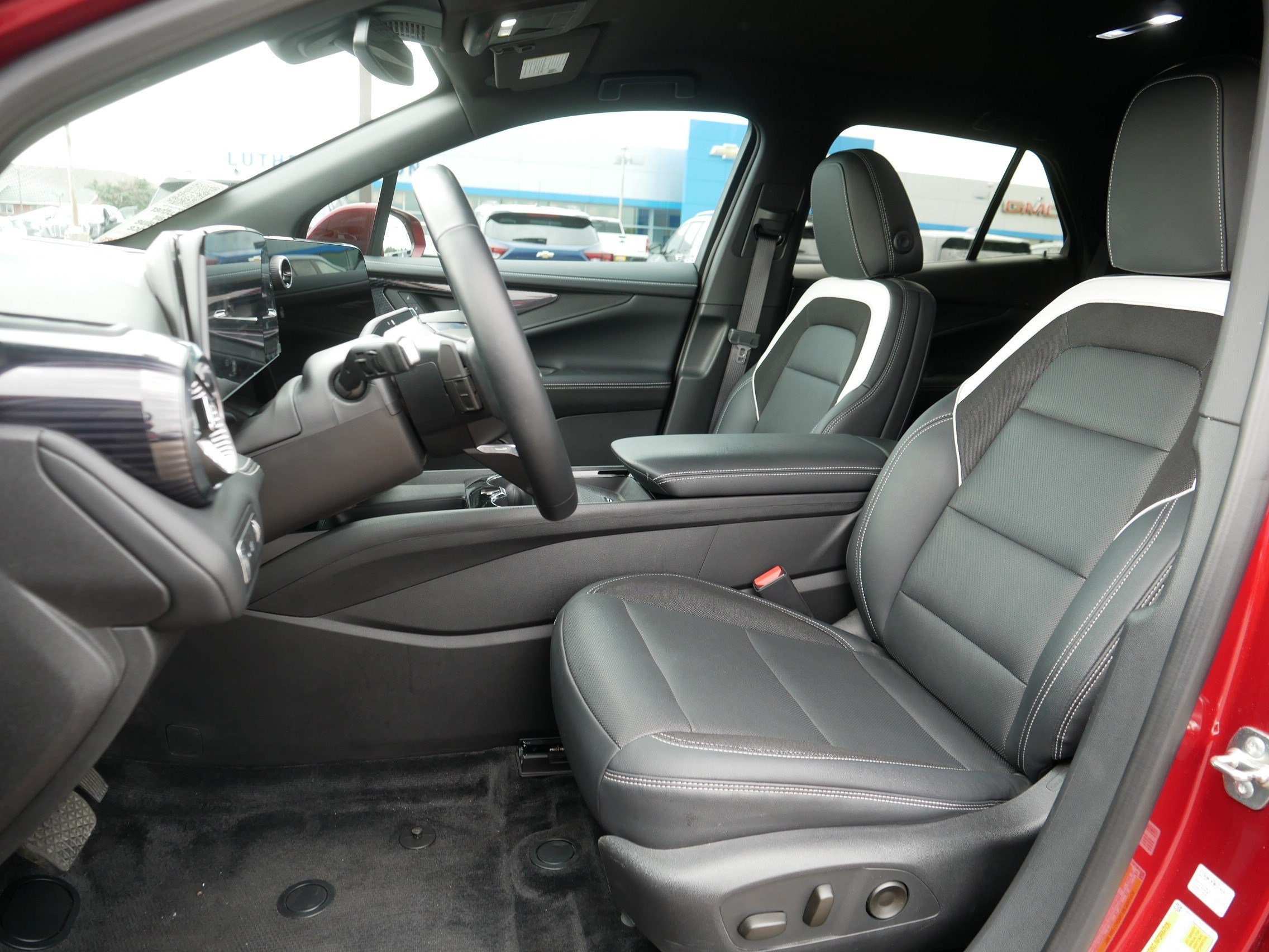 Used 2024 Chevrolet Blazer EV LT AWD/4WD image 32
