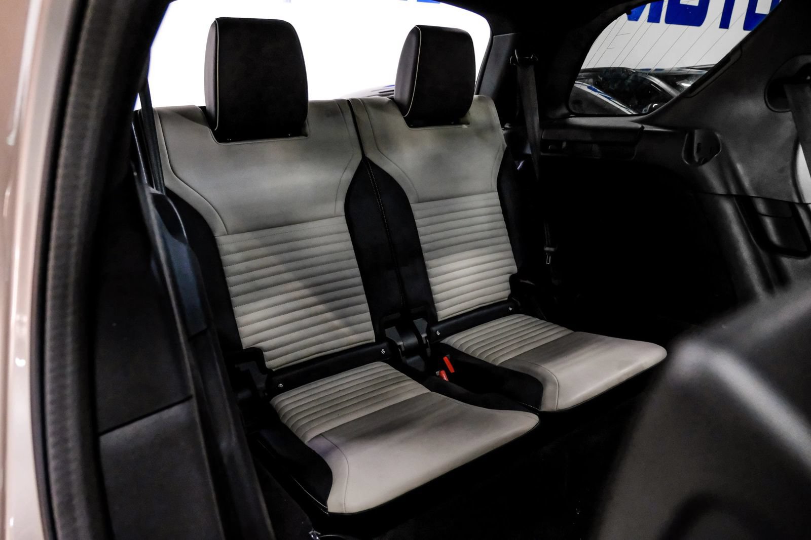 Used 2021 Land Rover Discovery HSE R-Dynamic AWD/4WD image 48