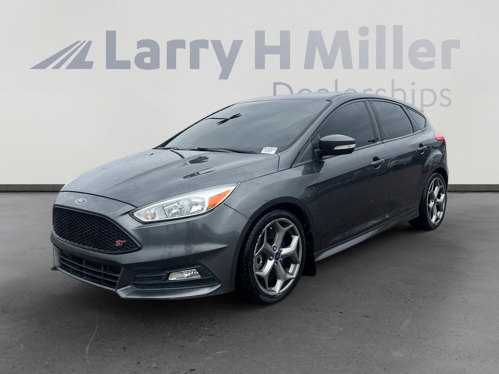 Used 2017 Ford Focus ST image 1