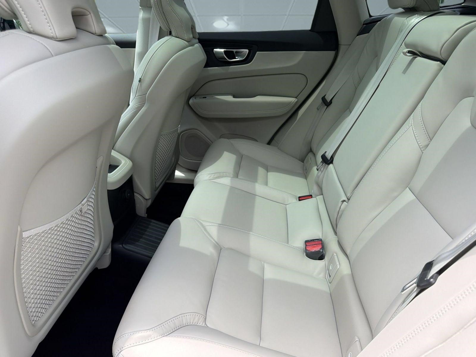 New 2026 Volvo XC60 T8 Ultra w/ Protection Package Premier AWD/4WD image 21