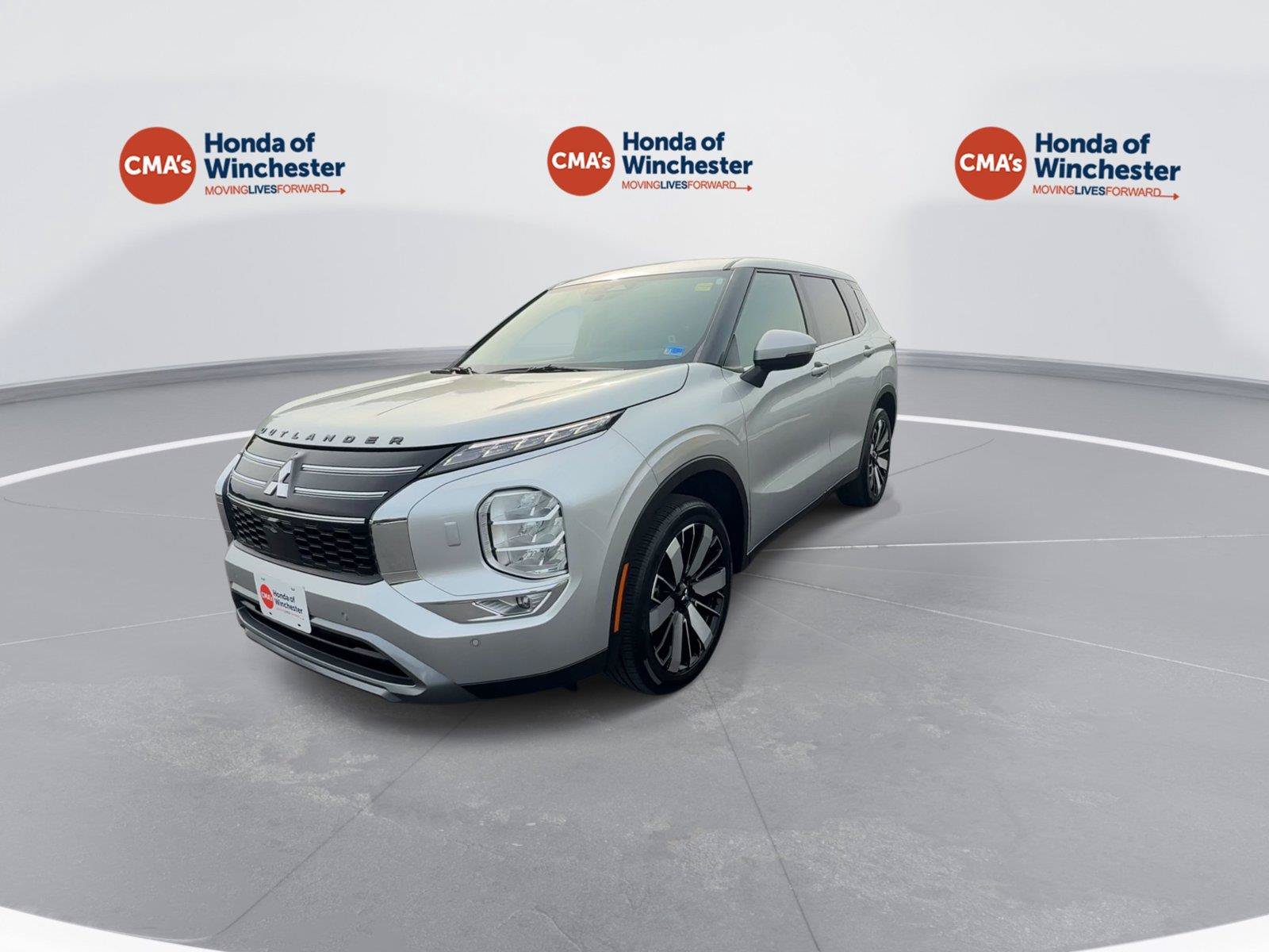 Used 2025 Mitsubishi Outlander SE AWD/4WD image 3