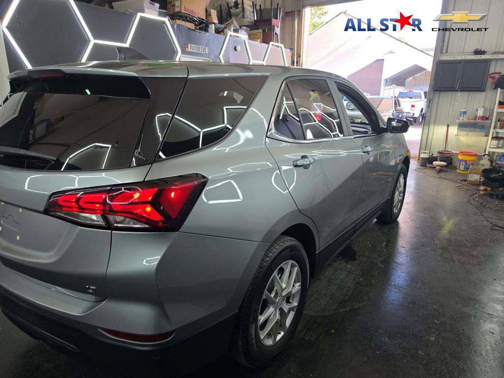 Used 2023 Chevrolet Equinox LT FWD image 4