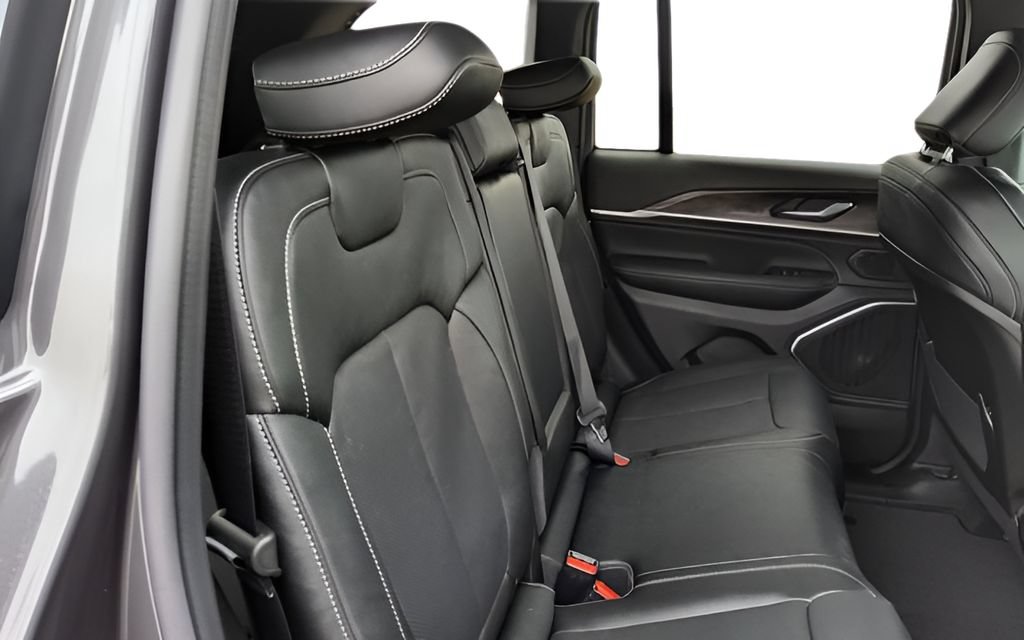 New 2026 Jeep Grand Cherokee Limited AWD/4WD image 34