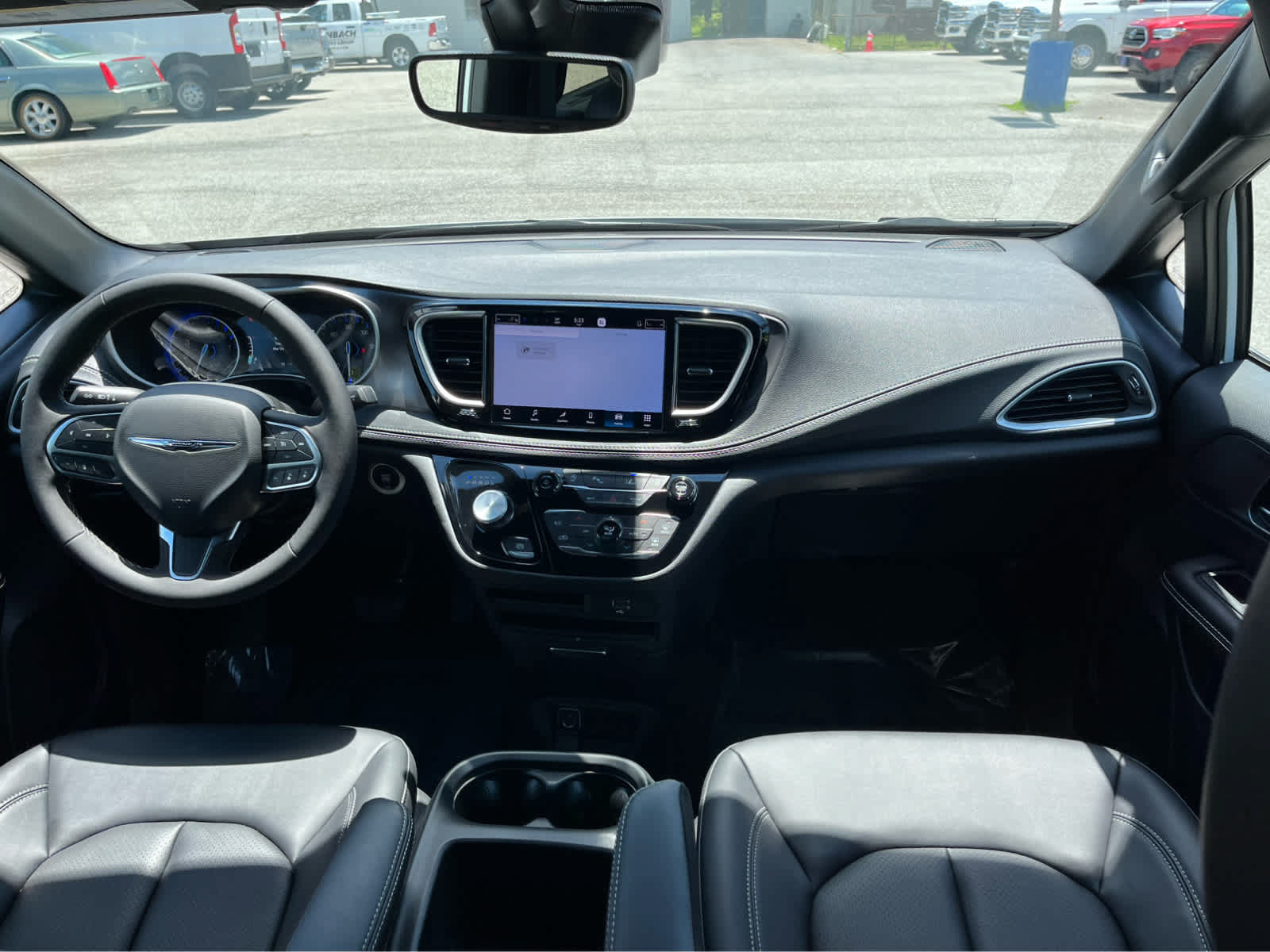 New 2026 Chrysler Pacifica Select FWD image 32