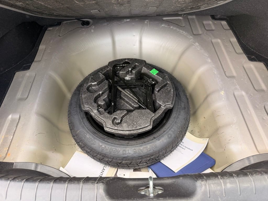 Certified 2025 Hyundai Elantra SEL FWD image 39