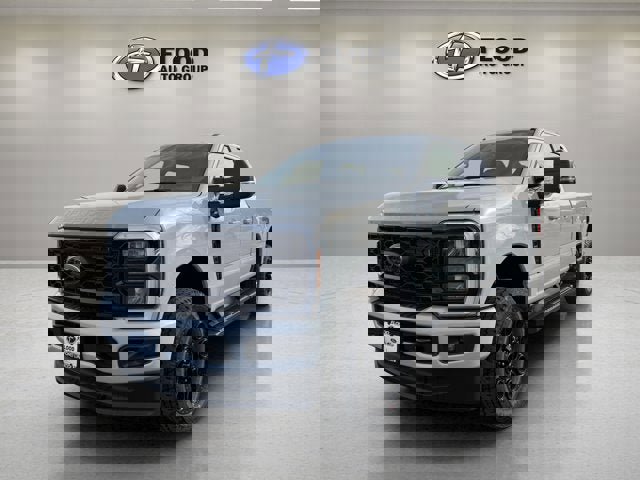 New 2026 Ford F250 XLT w/ XLT Premium Package image 3