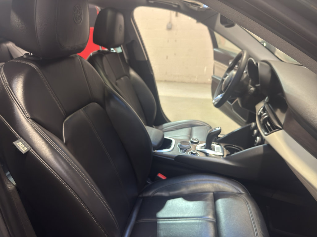 Used 2020 Alfa Romeo Giulia Ti image 23