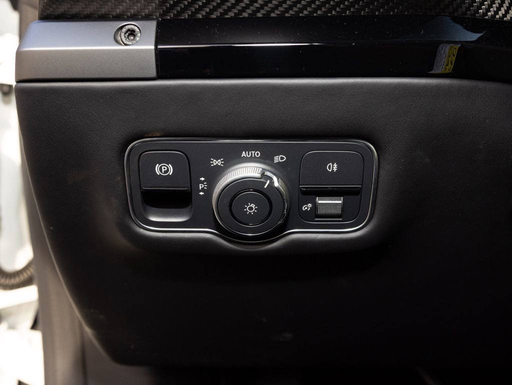 New 2026 Aston Martin V8 Vantage S image 30