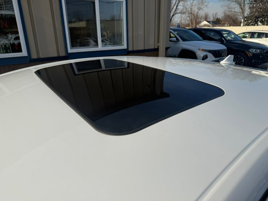 Used 2020 Ford Fusion Titanium image 12