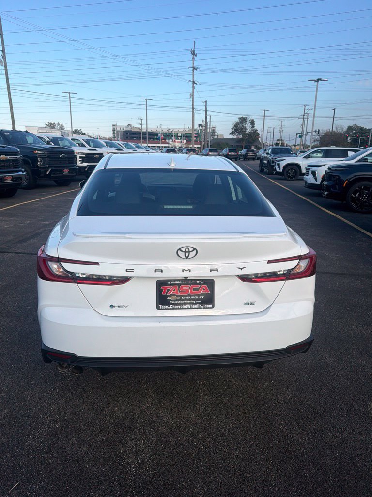 Used 2025 Toyota Camry SE FWD image 8