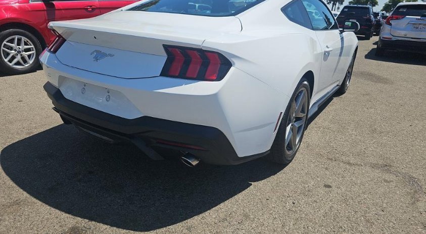 Used 2025 Ford Mustang Premium image 4
