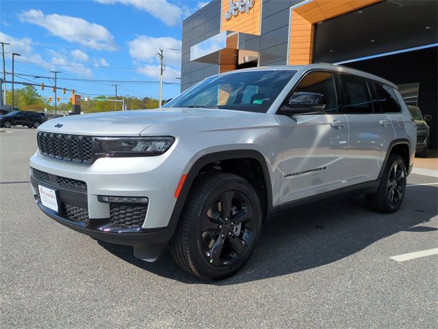 New 2025 Jeep Grand Cherokee L Limited w/ Black Appearance Package image 8