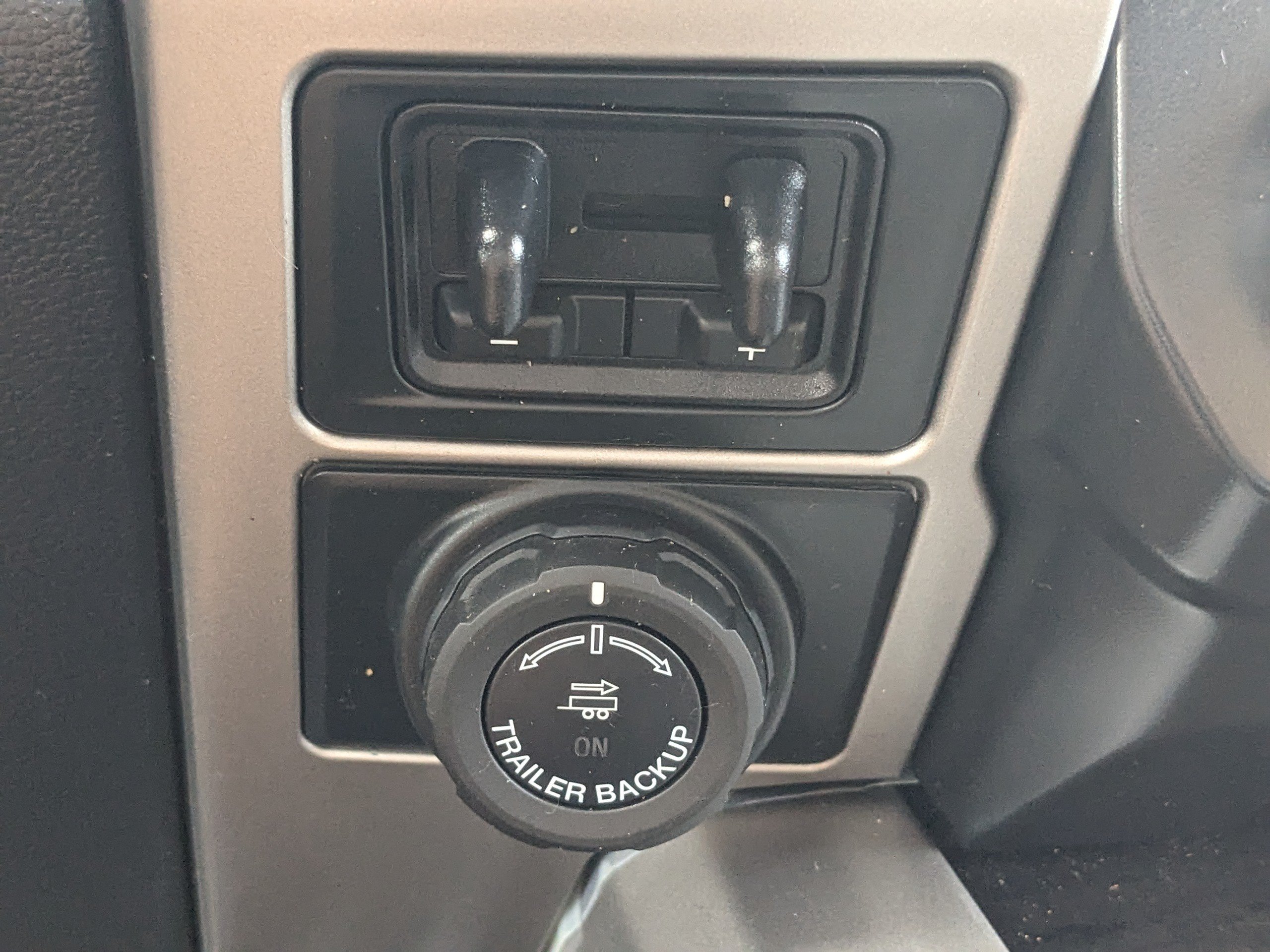 Used 2022 Ford F250 Lariat w/ Lariat Ultimate Package AWD/4WD image 28