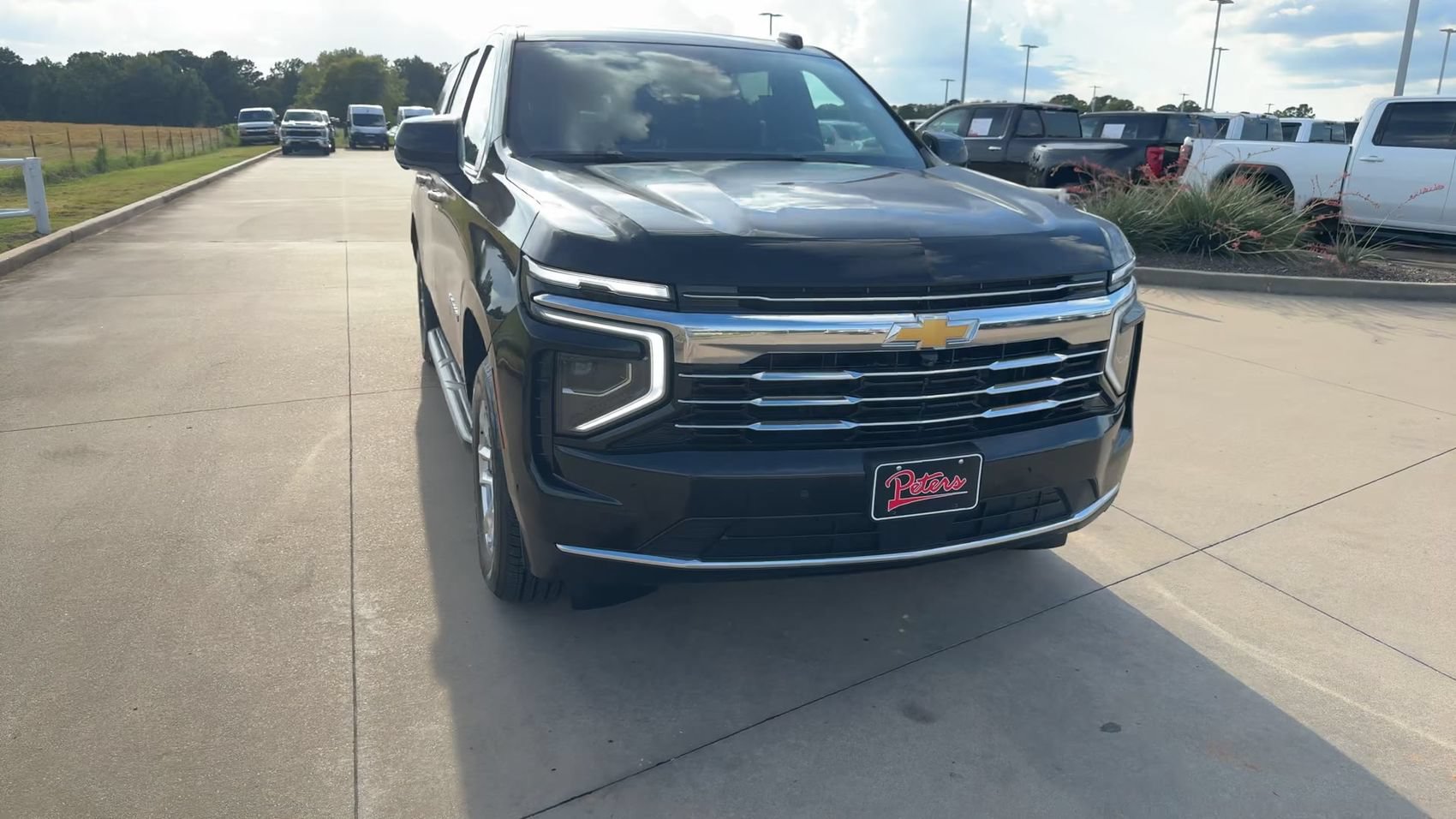 Used 2025 Chevrolet Suburban LT AWD/4WD image 4