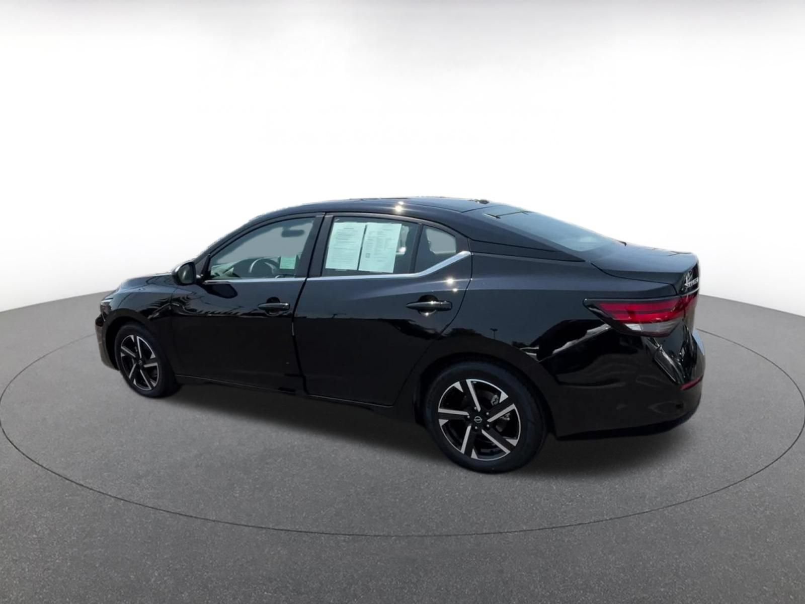 Used 2025 Nissan Sentra SV FWD image 10