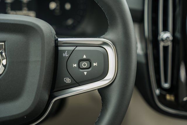 New 2026 Volvo XC40 B5 Ultra w/ Protection Package Premier image 27