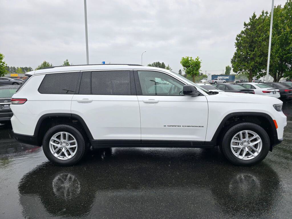 Used 2023 Jeep Grand Cherokee L Laredo w/ Luxury Tech Group I AWD/4WD image 9