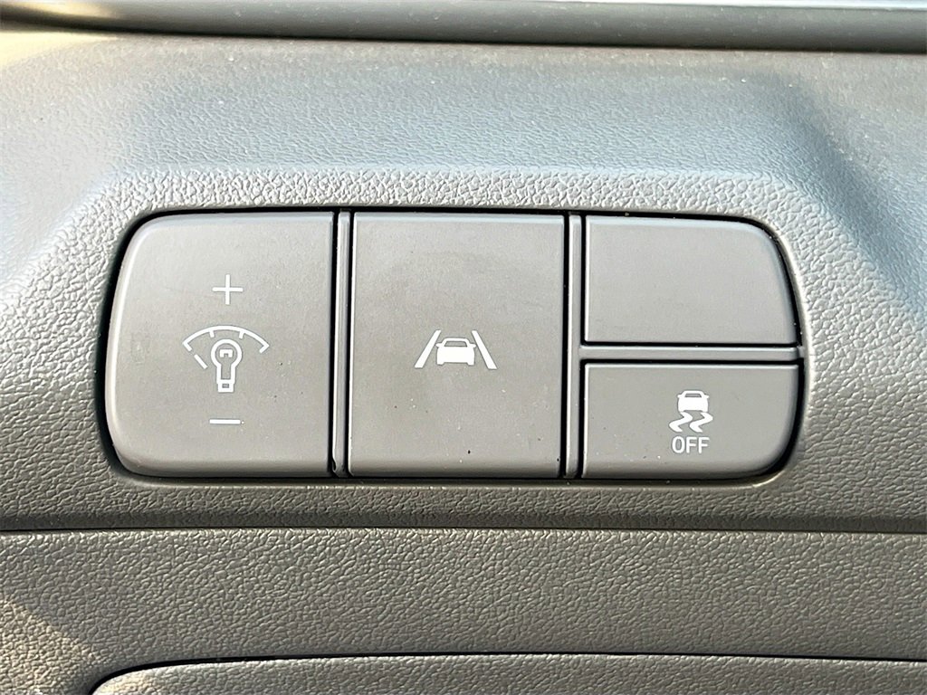 Used 2023 Hyundai Elantra SEL w/ Convenience Package image 10