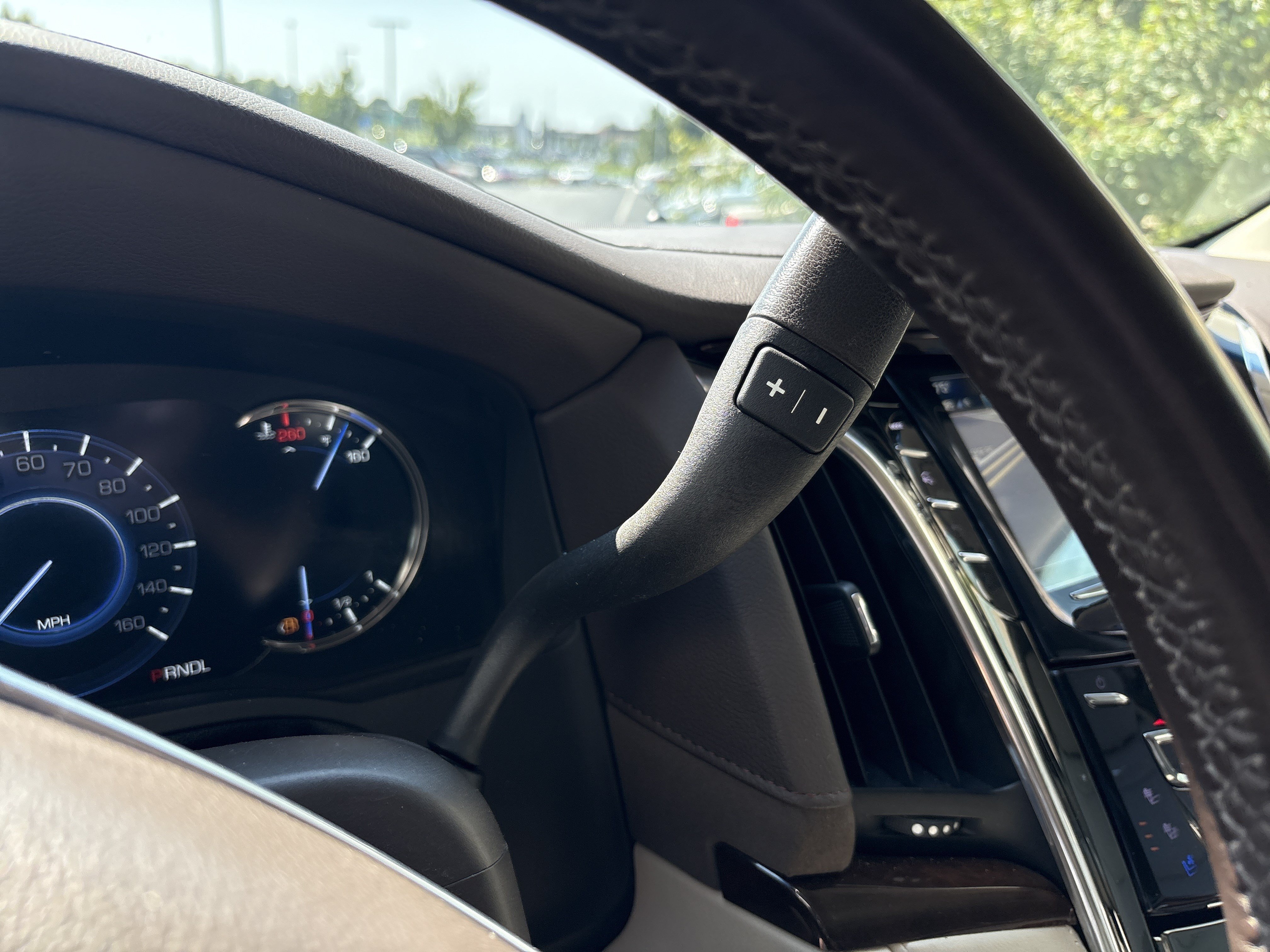 Used 2017 Cadillac Escalade Luxury AWD/4WD image 26