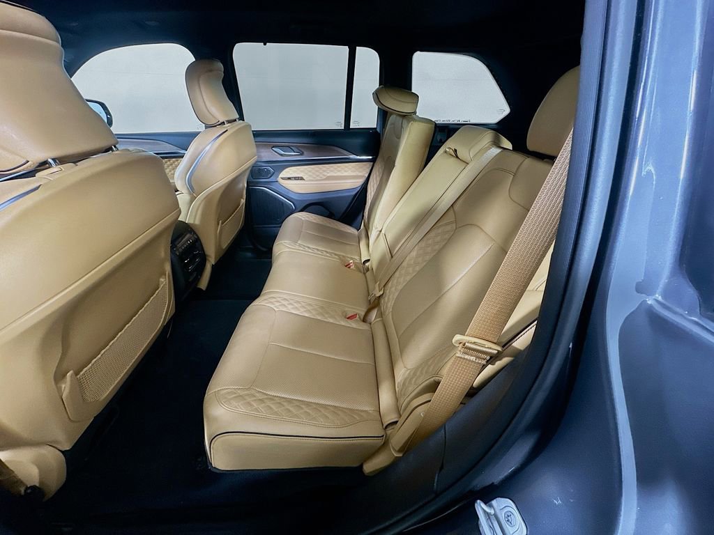 Used 2022 Jeep Grand Cherokee Summit w/ Luxury Tech Group V image 14