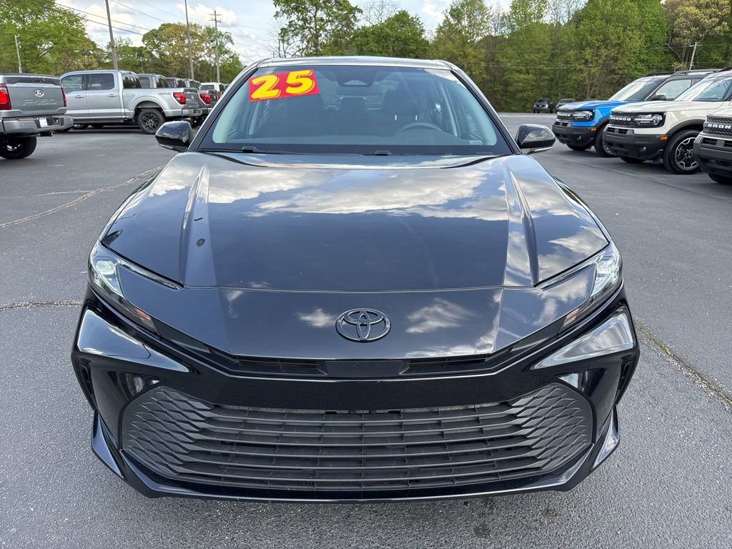 Used 2025 Toyota Camry LE FWD image 28
