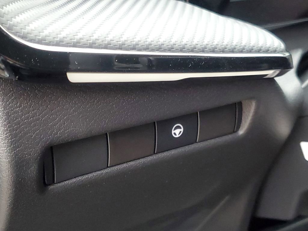 New 2025 Nissan Kicks SR image 14