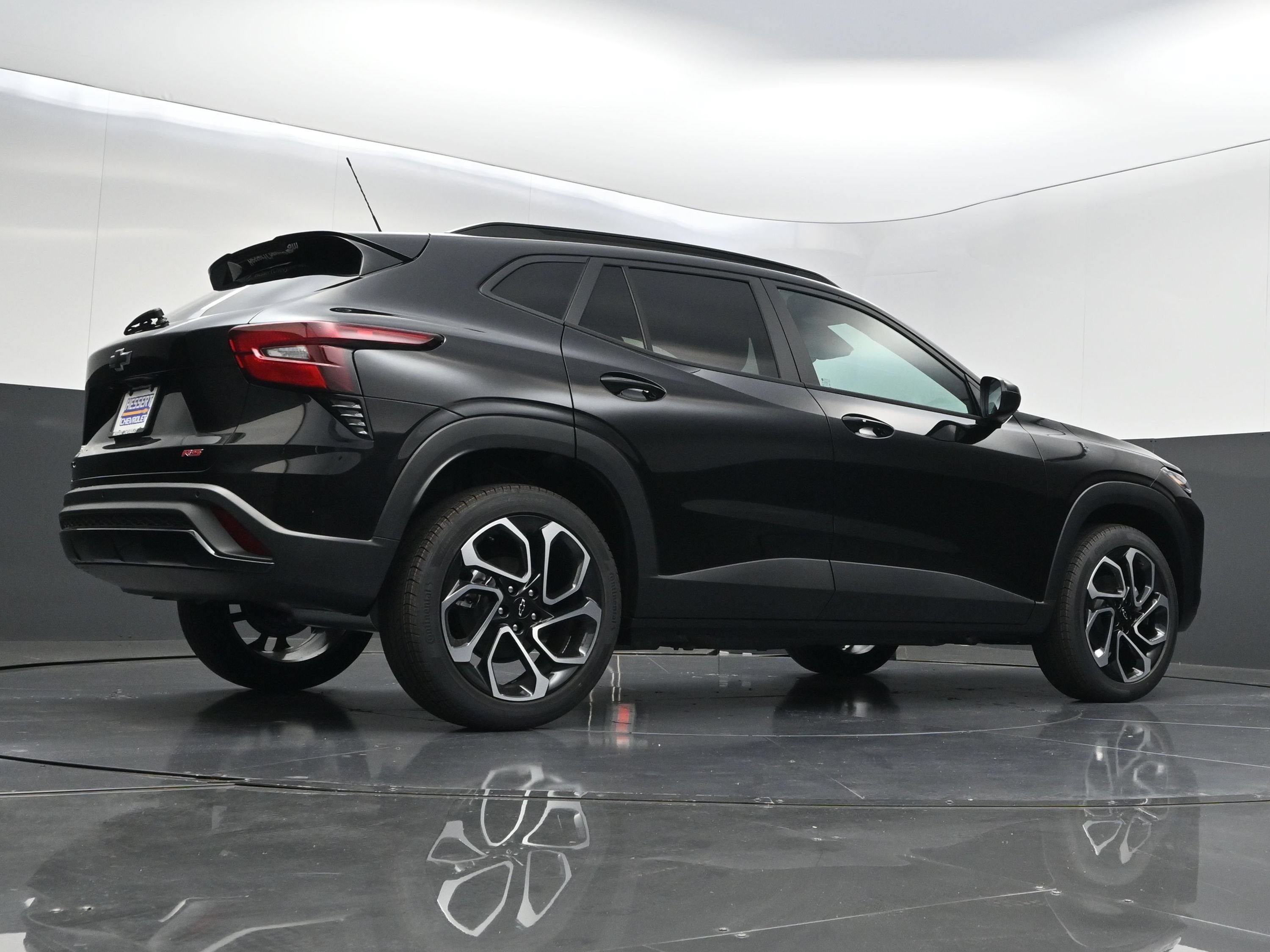 New 2026 Chevrolet Trax RS w/ Sunroof Package FWD image 43