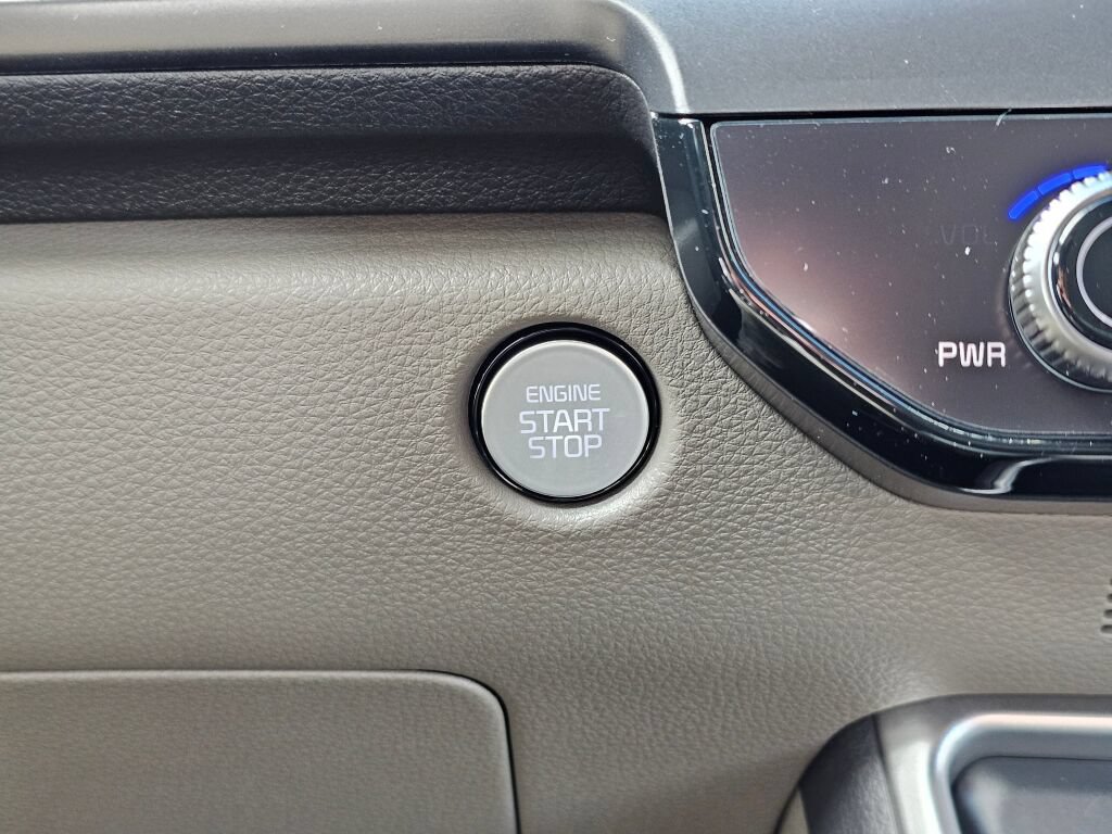 New 2026 Kia Carnival FWD image 17